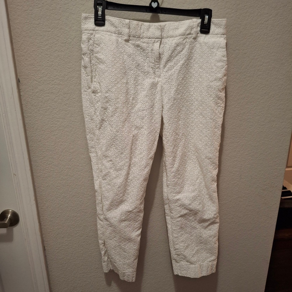 Ann Taylor Petite White Eyelet Cropped Pants Size 4P